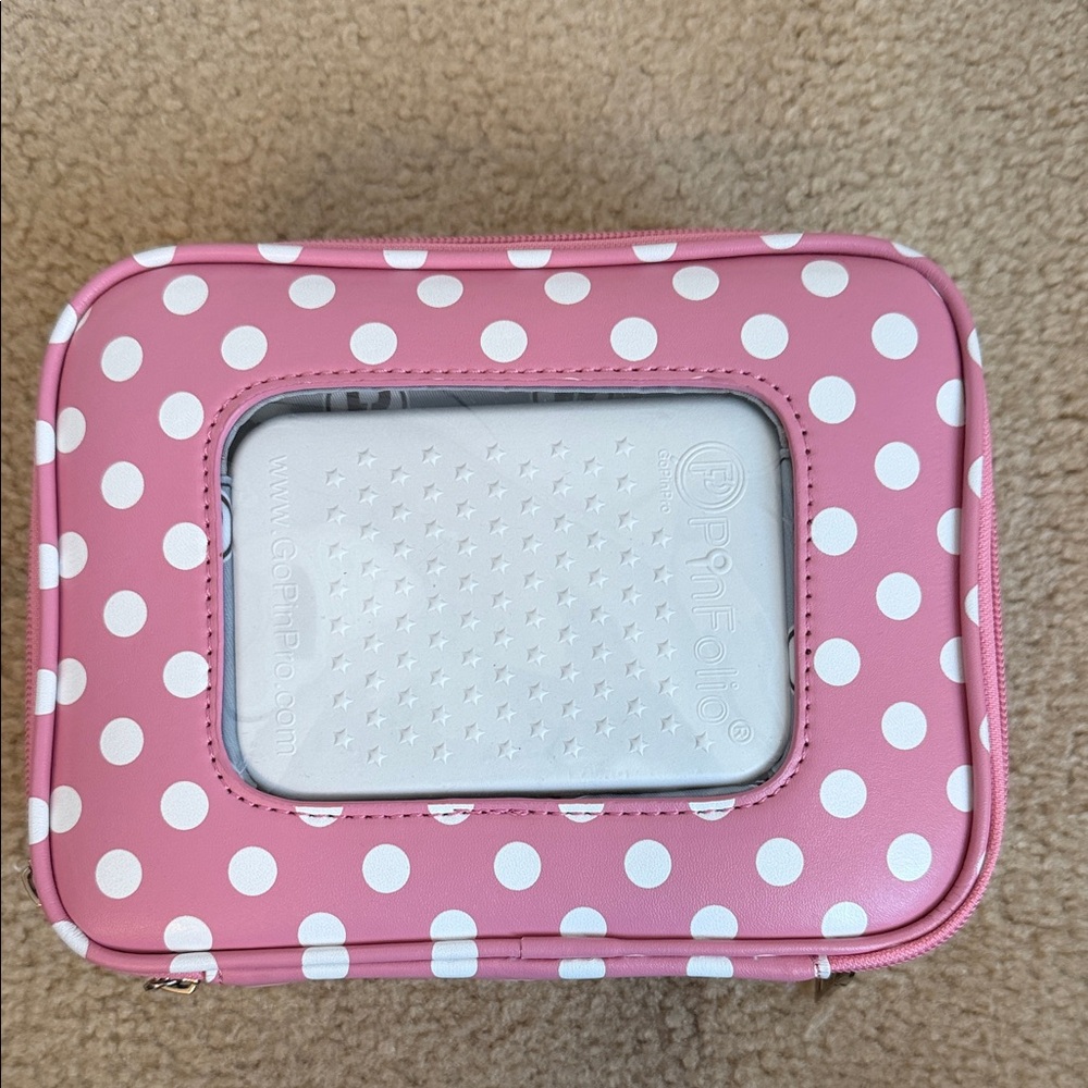 Brand new never used Pinfolio xo purse